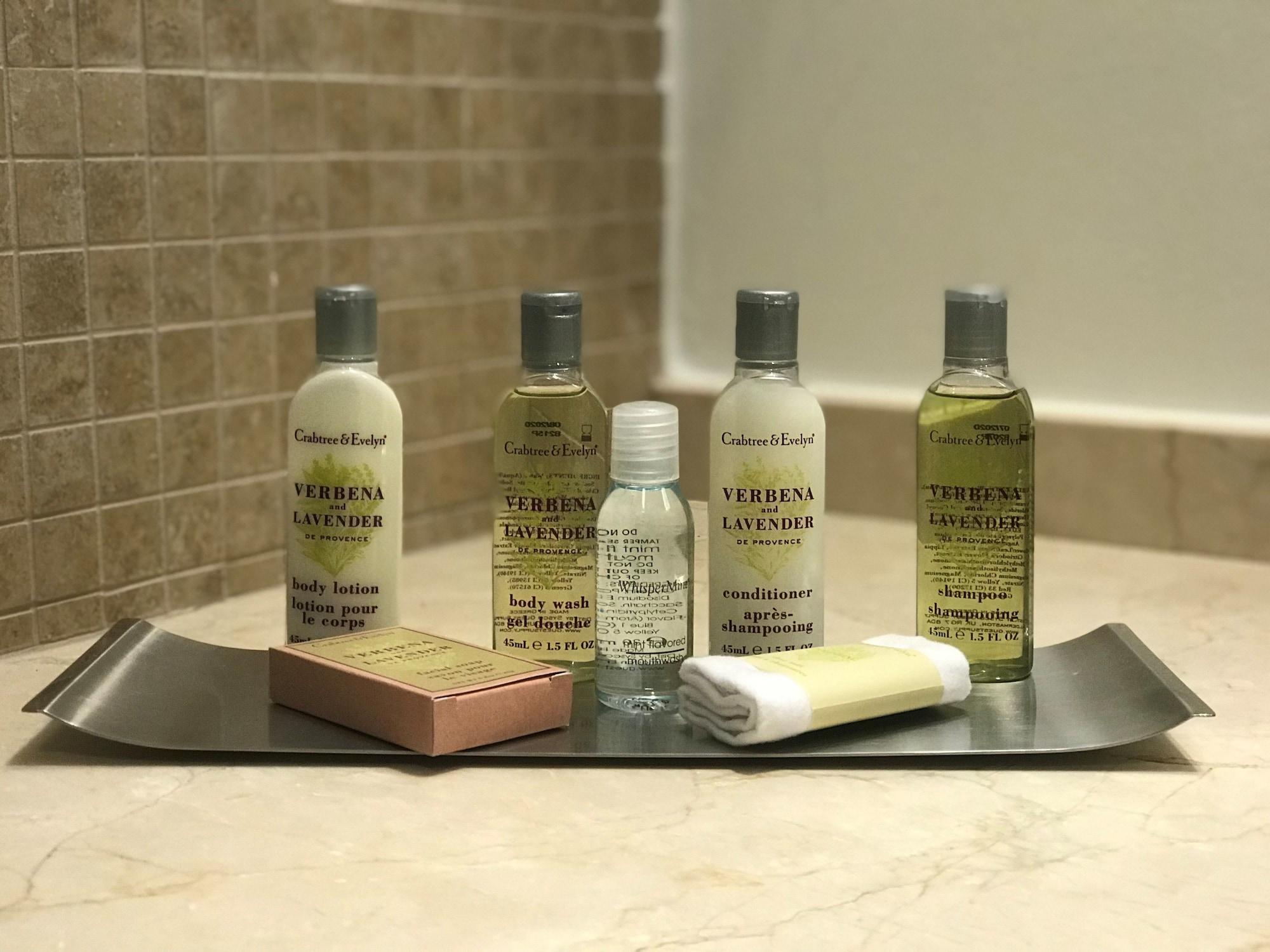 Doubletree By Hilton La Torre Golf Resort Roldán Екстериор снимка A selection of toiletries