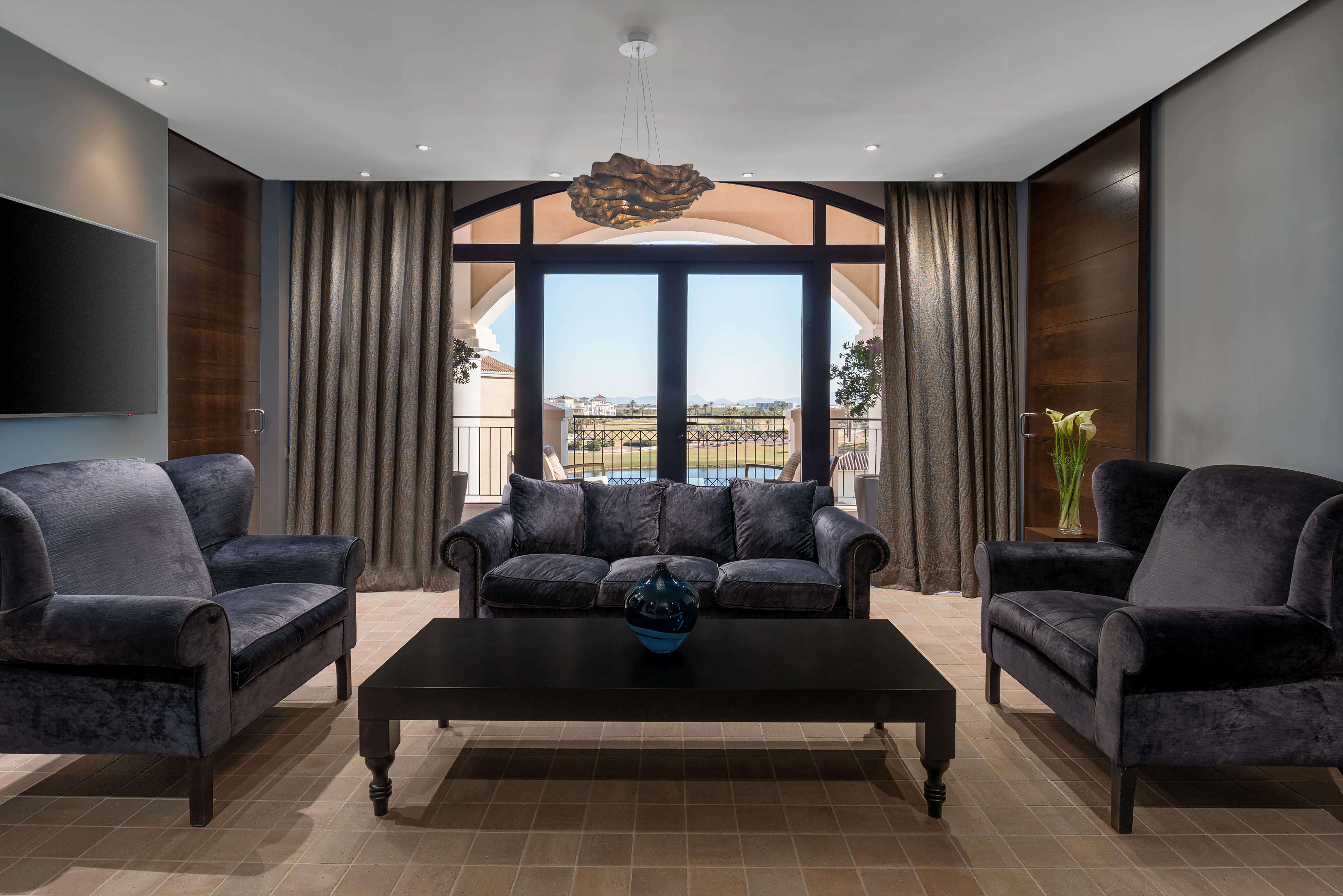 Doubletree By Hilton La Torre Golf Resort Roldán Екстериор снимка The interior of the hotel