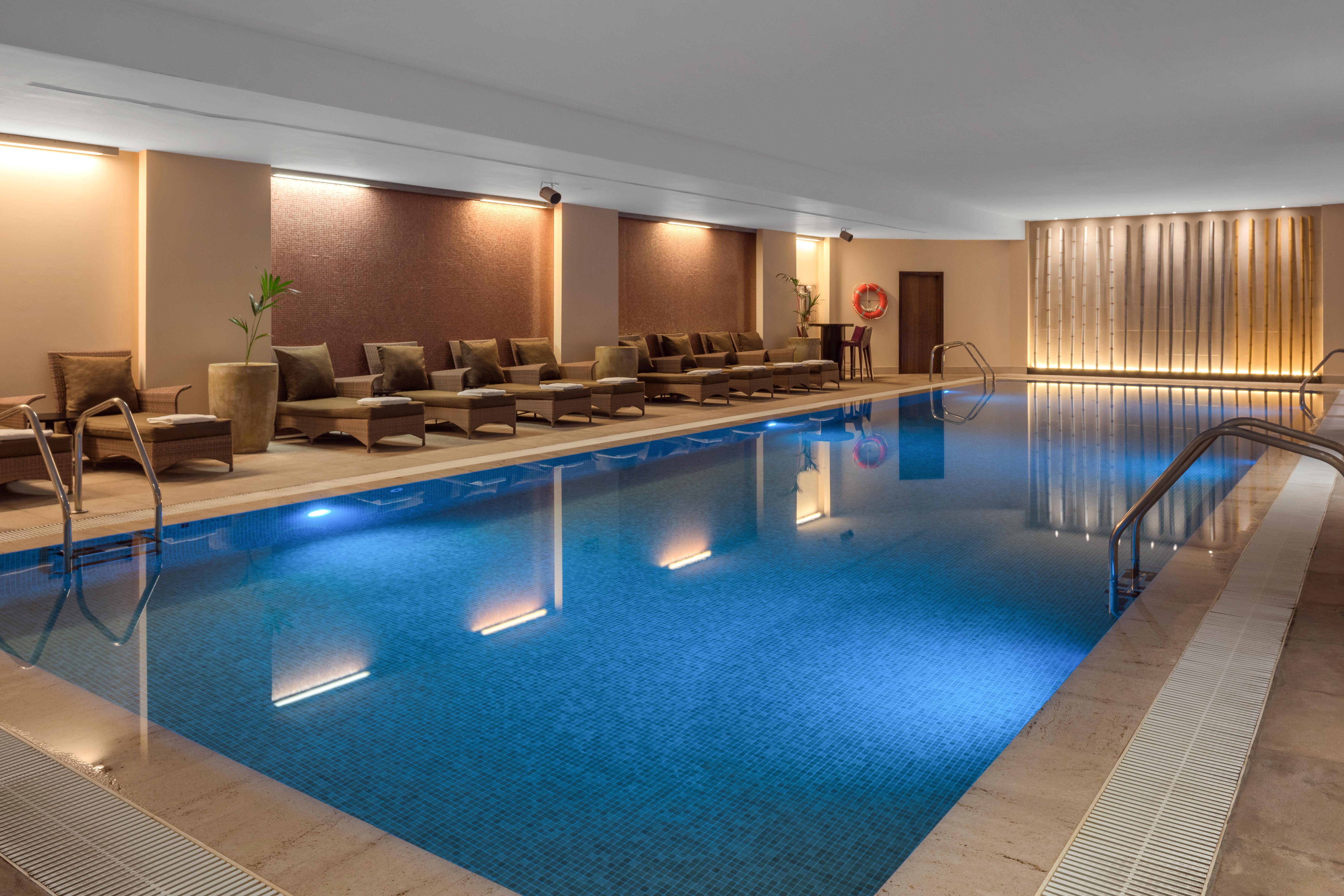 Doubletree By Hilton La Torre Golf Resort Roldán Екстериор снимка The swimming pool at the hotel