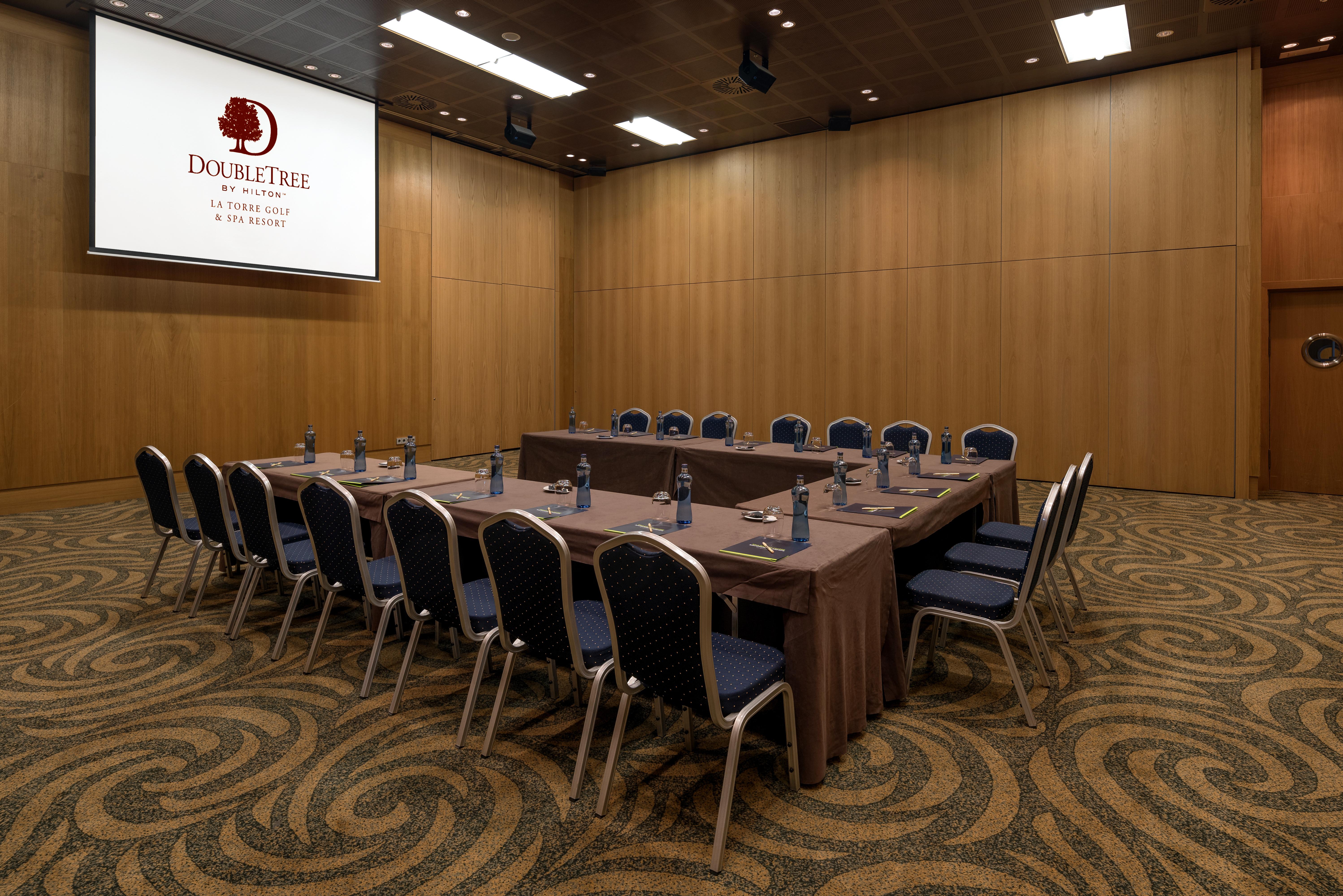 Doubletree By Hilton La Torre Golf Resort Roldán Екстериор снимка A meeting room at a hotel