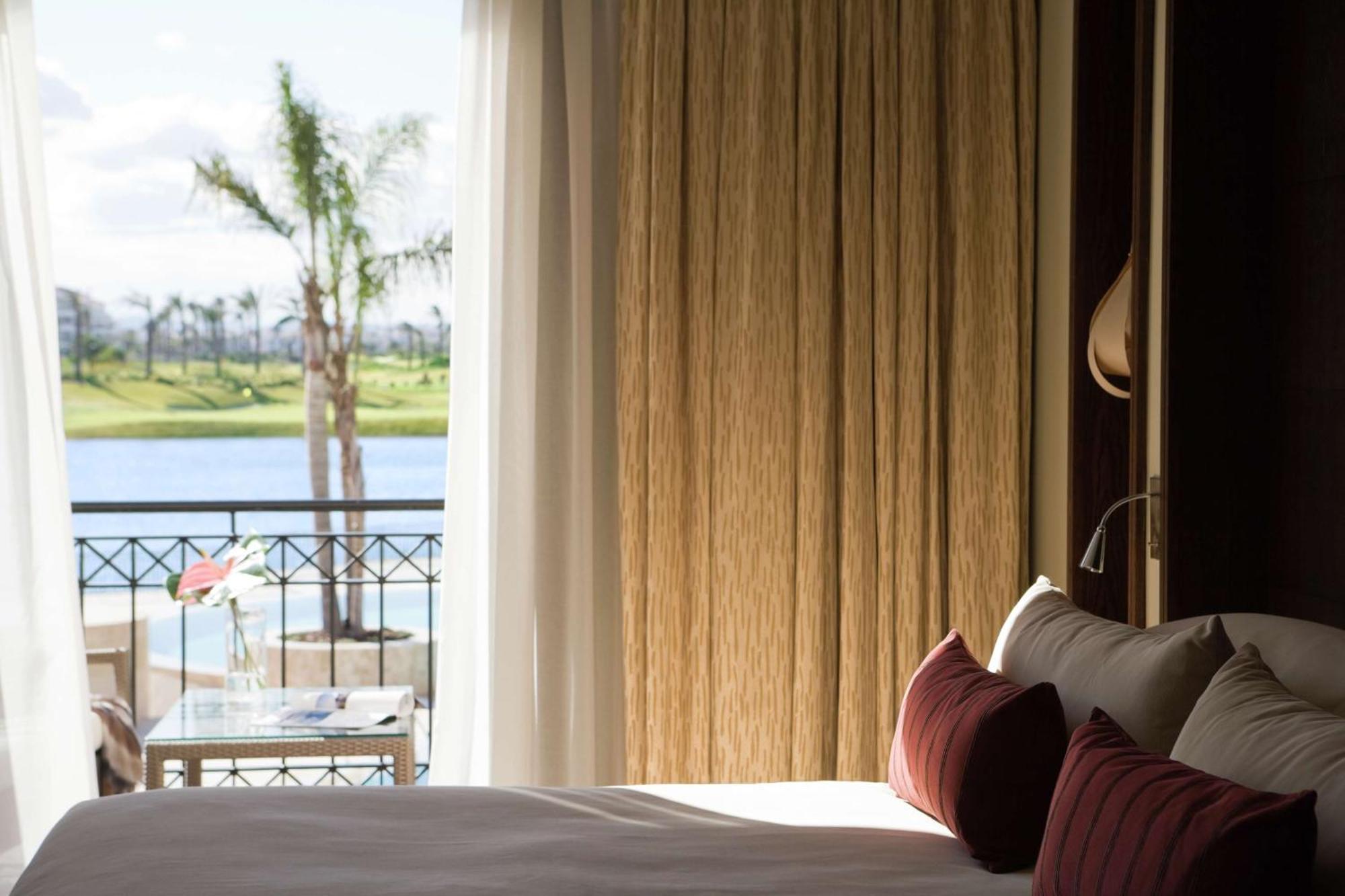 Doubletree By Hilton La Torre Golf Resort Roldán Екстериор снимка