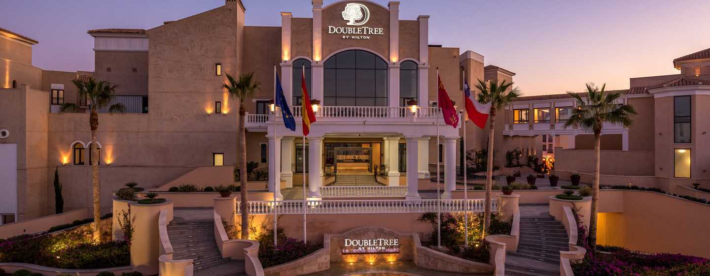 Doubletree By Hilton La Torre Golf Resort Roldán Екстериор снимка DoubleTree by Hilton Hotel & Resort, Alexandria