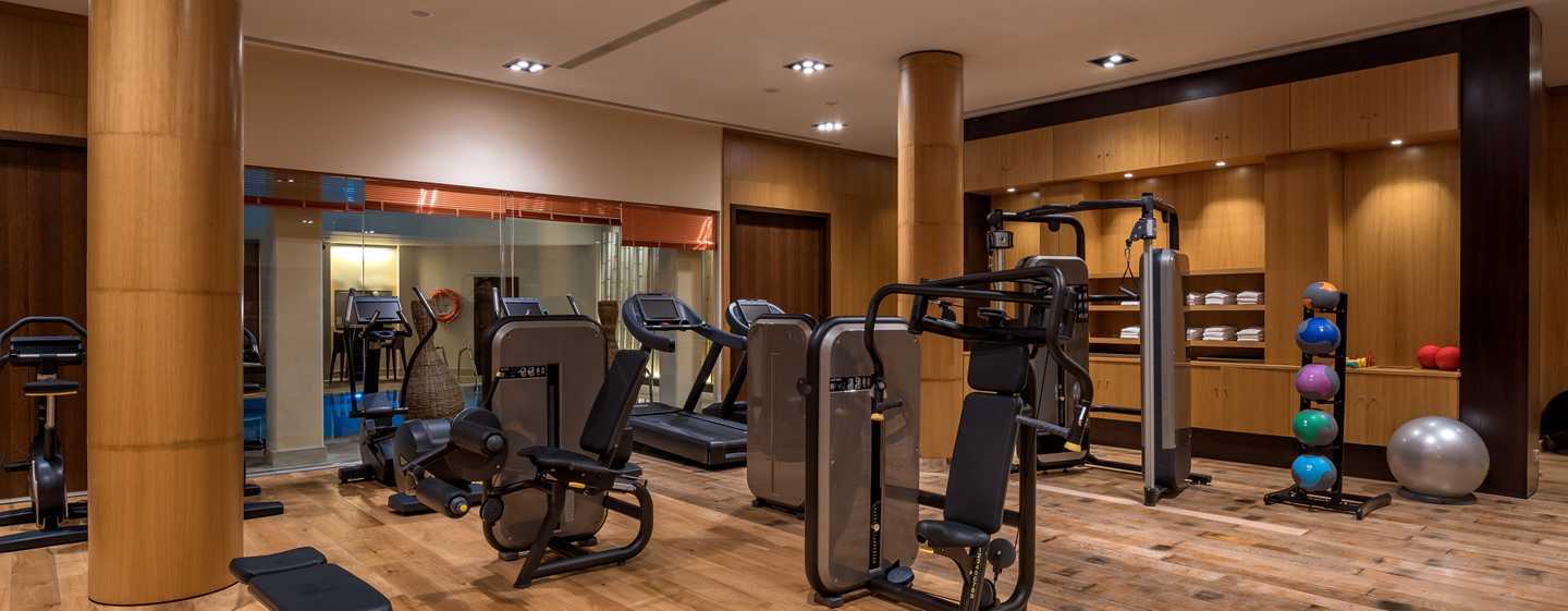 Doubletree By Hilton La Torre Golf Resort Roldán Екстериор снимка The gym at the hotel